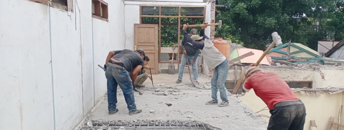Pekerjaan Pembongkaran Bangunan di Bandung oleh CV Maulana Abadi